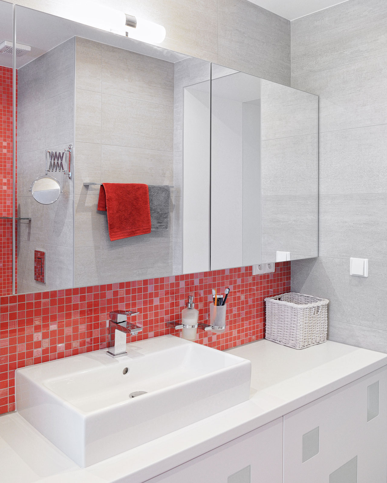 Moderná kúpeľňa, mozaikový obklad